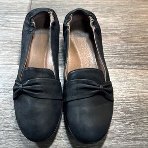 Dansko Black  leather Loafers flats woman’s 39 (b187)